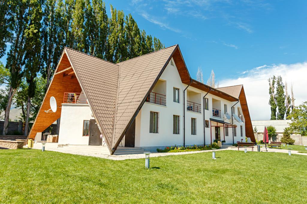 Dolinnka Hotel Tscholponata Exterior foto